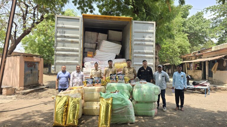 नंदुरबार पोलिसांची अवैध धंद्यांविरोधात धडक मोहीम; ३५.२० लाखांचा प्रतिबंधित गुटखा जप्त, जिल्ह्यात सुरक्षिततेची भावना अधिक बळकट