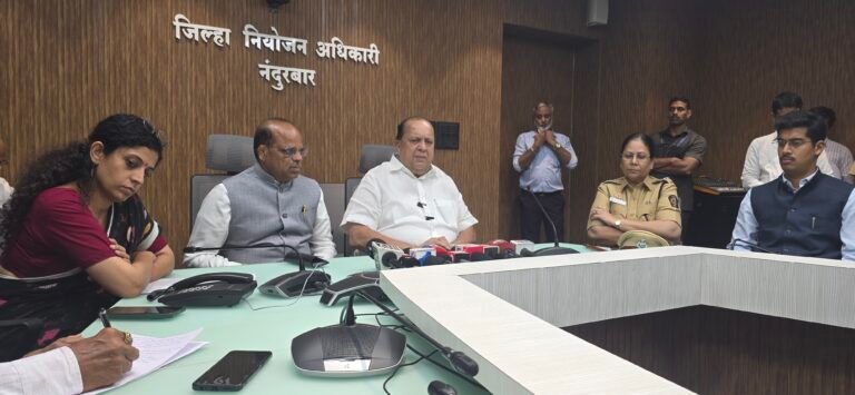 रस्त्यांच्या दुरवस्थेवर पालकमंत्र्यांची तीव्र नाराजी; आता दर महिन्याला तालुकानिहाय आढावा
